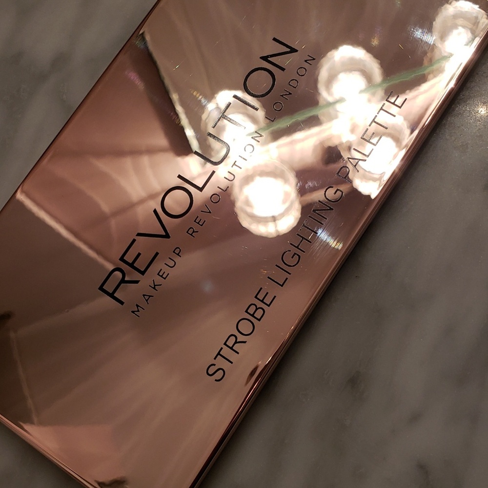 Revolution Make Up Strobe Lighting